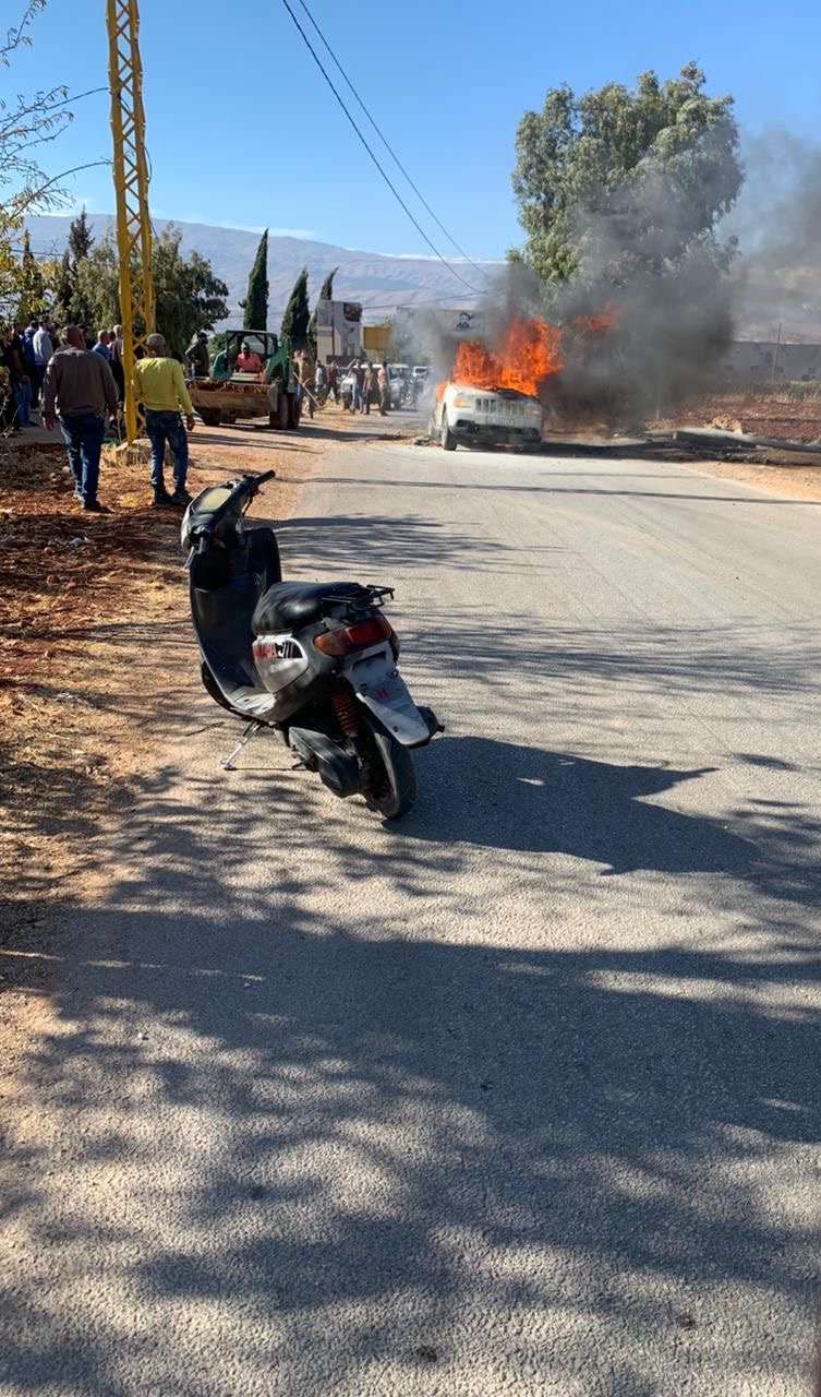 استهداف سيارة في النبي شيت