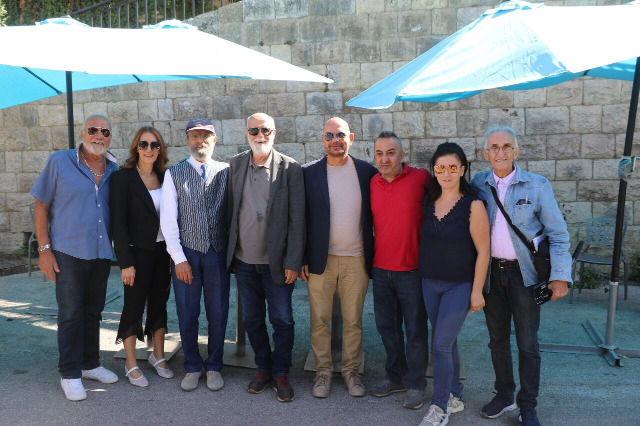 كلوفيس عطالله يقود رحلة ثقافية إلى رمحالا: الفن يجمع الأصدقاء في متحف 