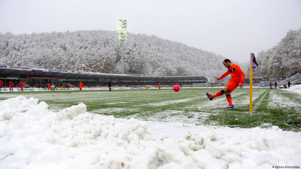 الدوري الألماني يتأثر بالعاصفة: تأجيل مباراة هامبورغ وليفركوزن
