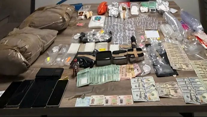 الجيش: توقيف مواطن في طبرجا لترويجه المخدرات وآخر في إيعات لحيازته أسلحة وذخائر حربية