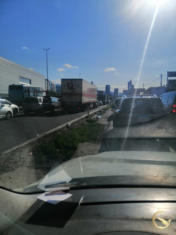 جزين تحكي: زحمة سير خانقة من نفق نهر الكلب والضبية باتجاه بيروت