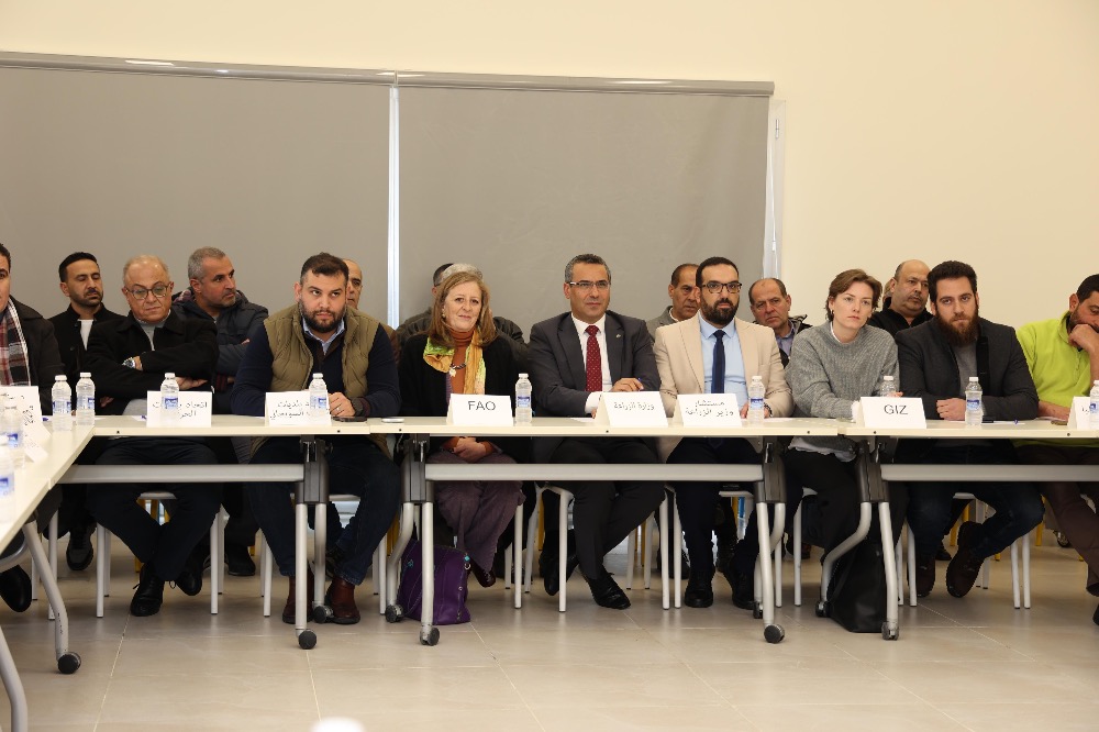 لقاء وطني موسّع لقطاع تربية النحل في الشوف برعاية وزير الزراعة: شراكات فاعلة لتنظيم القطاع وتعزيز استدامته