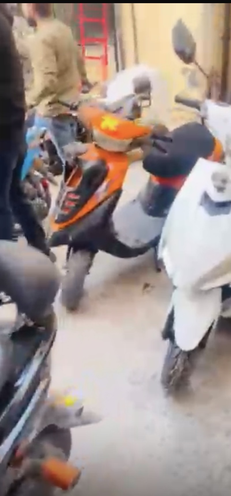 امن الدولة-صيدا تلقي القبض على عصابة سرقة دراجات نارية وتداهم مستودعها