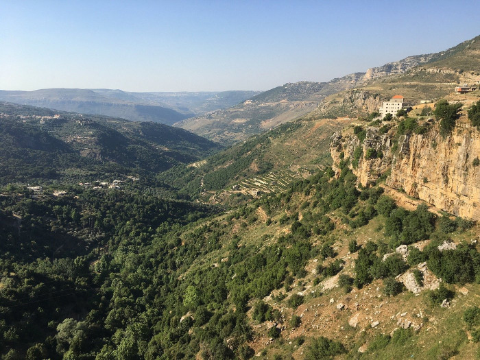 الطقس غدا قليل الغيوم مع استقرار في الحرارة ساحلًا وانخفاضها جبلًا وداخلًا