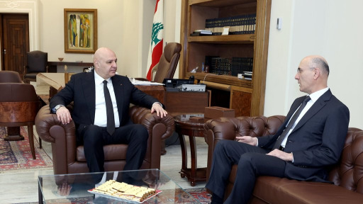 الأوضاع الأمنية وعودة النازحين على طاولة عون والحجار