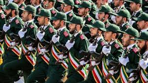 الحرس الثوري الإيراني يحذر من أن أي هجوم جديد سيدفع طهران إلى تغيير جغرافية الحرب ونوعية أسلحتها