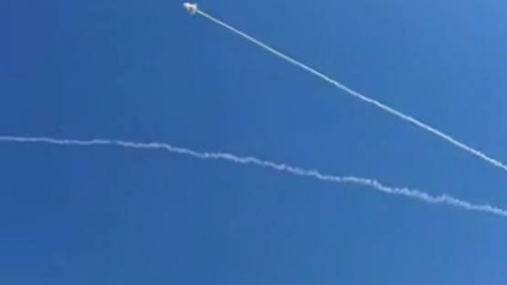 الجيش الإسرائيلي: أطلقنا صاروخًا اعتراضيًا باتجاه هدف جوي مشبوه رُصد في منطقة عمل قواتنا جنوب لبنان، من دون تفعيل الإنذارات