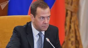 ميدفيديف يعلن استقالة حكومته