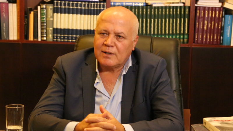 رداً على غادة عيد... جبران: أستغرب سعيها خلف السكوبات الرخيصة والساذجة