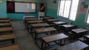 أكثر من 165 مدرسة رسمية التزمت بالاضراب