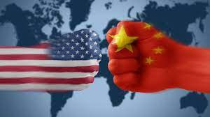 الصين: أميركا تسرق 82% من نفط سوريا والسوريون في الطوابير