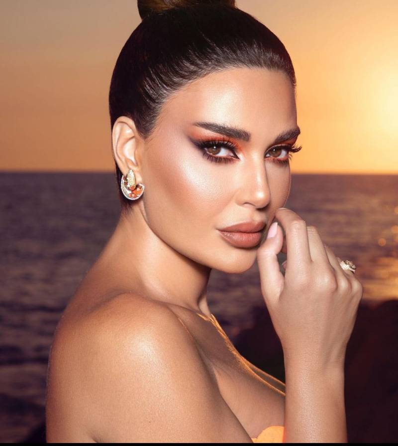 سيرين عبد النور بالبرتقالي في أجدد جلسة تصوير!