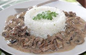 ستروغونوف اللحم والأرز