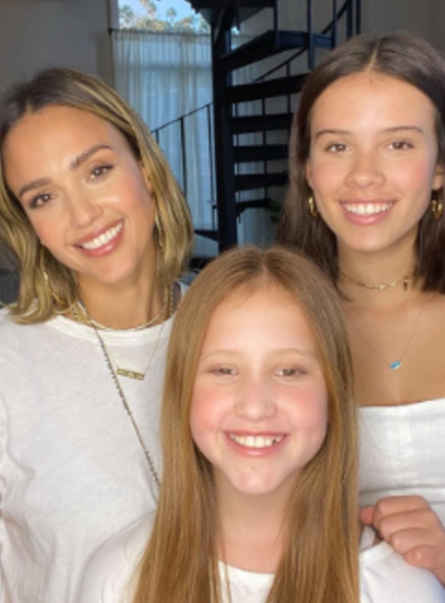 هكذا احتفل المشاهير بعيد ميلاد الأم الأمريكي