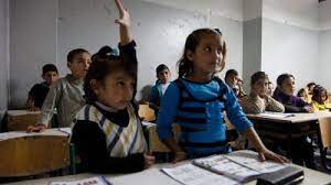 الجهات المانحة واليونيسف نفضت أيديها من اللبنانيين... التعليم للسوريين فقط