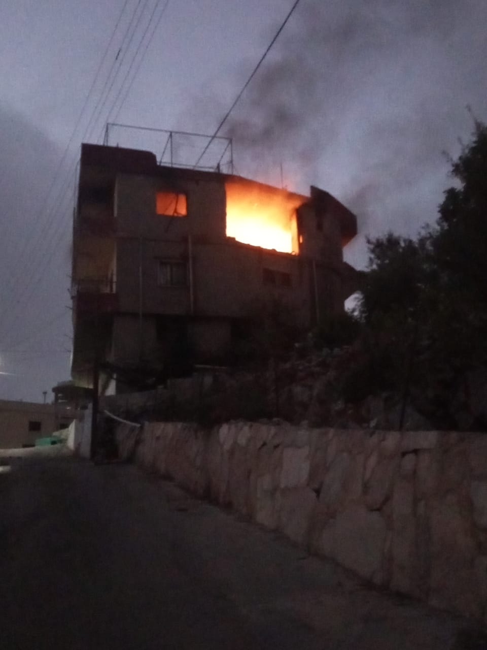سقوط قذيفة اسرائيلية في أحد المنازل غير المأهولة في كفرشوبا