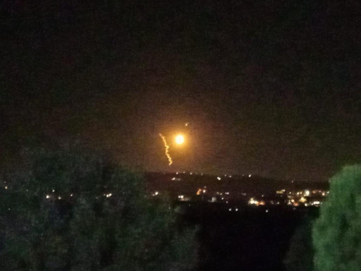 قنابل مضيئة فوق رميش