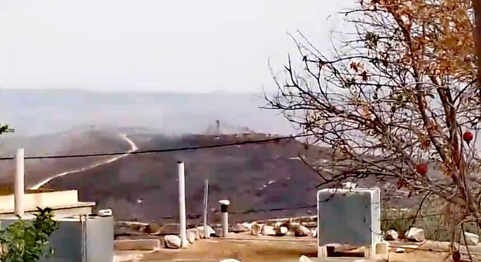 الدخان يتصاعد من موقع البياض - بليدا بعد استهدافه