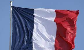 باريس ستستدعي السفير الروسي على خلفية مقتل مواطنين فرنسيين في أوكرانيا