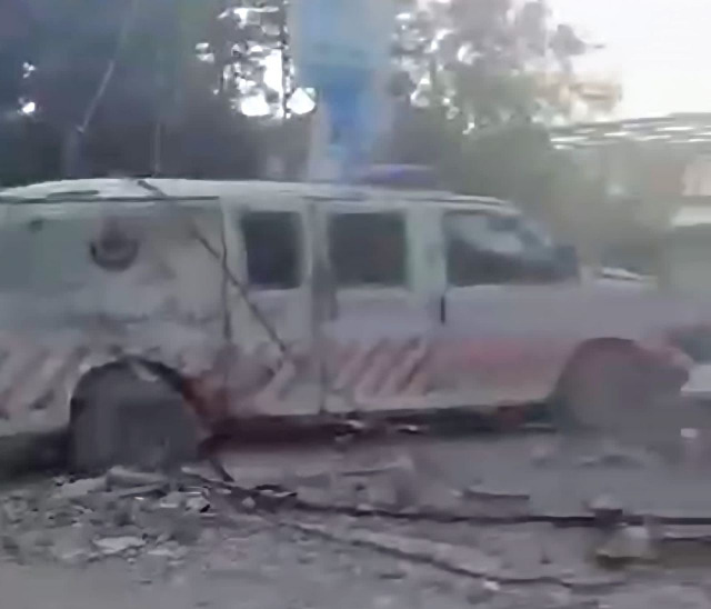 انباء عن تدمير سيارة إسعاف للهيئة الصحية الاسلامية ووقوع إصابات