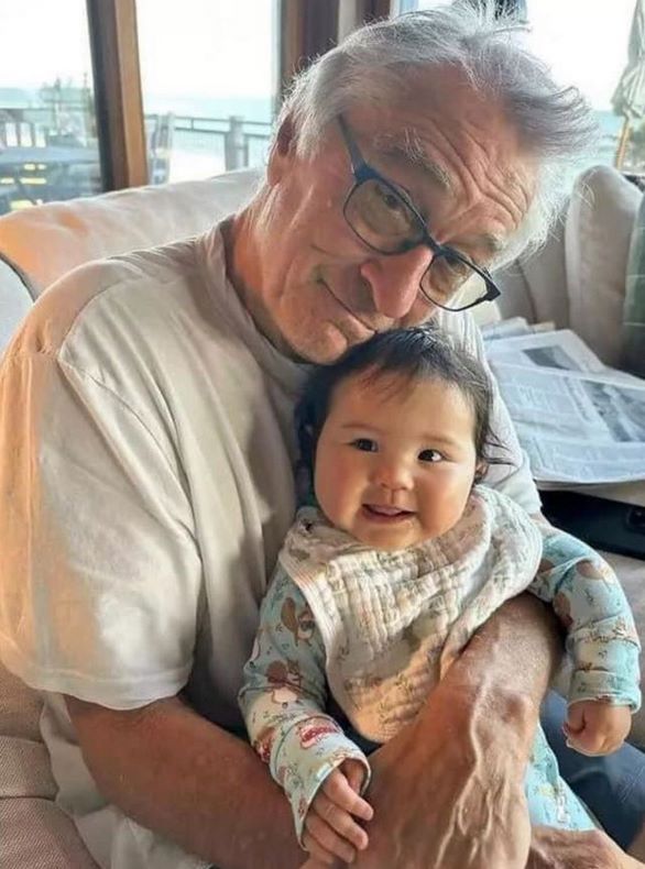 روبرت دي نيرو مع طفله