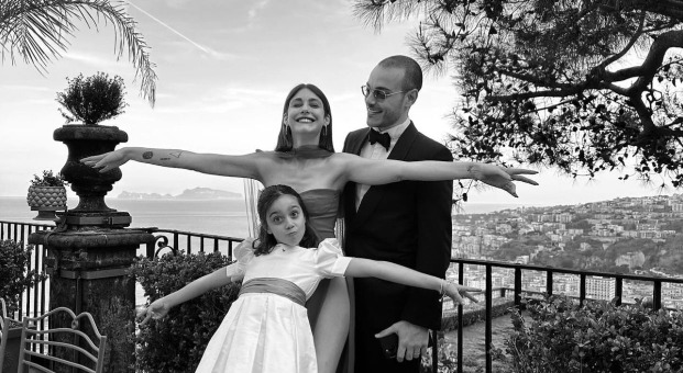 إطلالة نور عريضة خلال حفل زفاف في نابولي