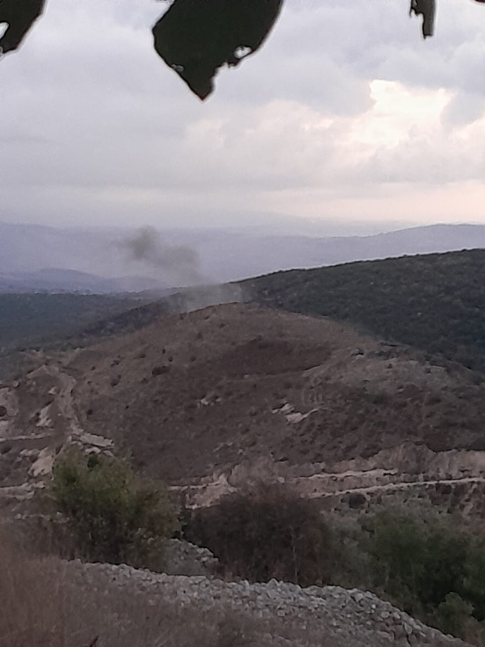 قصف مدفعي في هذه الاثناء على خراج بلدة السريرة فيما يسمى حورتا الفوقا وقلع فرعون وايضا على شبيل في القطراني