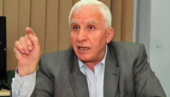 أمين سر منظمة التحرير عزام الأحمد وصل إلى بيروت مع خطة لتنظيم السلاح في المخيمات