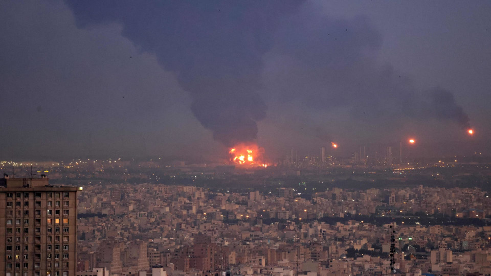 وسائل إعلام إيرانية: انفجار في منطقة وردآورد غربي طهران