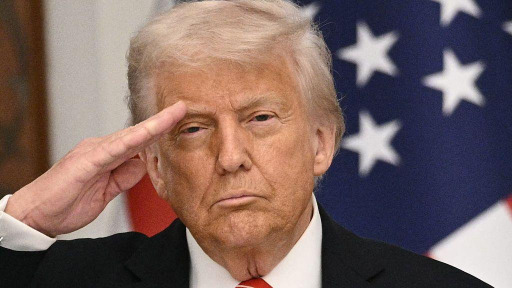السيناتور الديمقراطي كريس فان هولين: الدستور الأميركي لا يمنح الرئيس السلطة لشن حرب دون موافقة الكونغرس