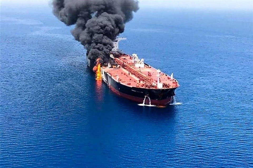 هيئة بحرية بريطانية: تهديد مرتفع للشحن التجاري في البحر الأحمر وخليج عدن