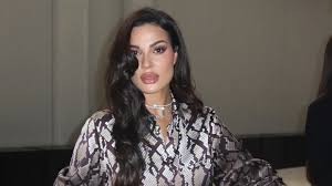 #نادين_نسيب_نجيم خلال عرض أزياء دار "ستيلا ماكارتني"