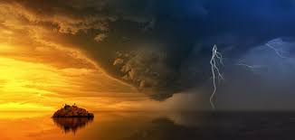 طقس ماطر يتحسن تدريجيا صباح الاحد