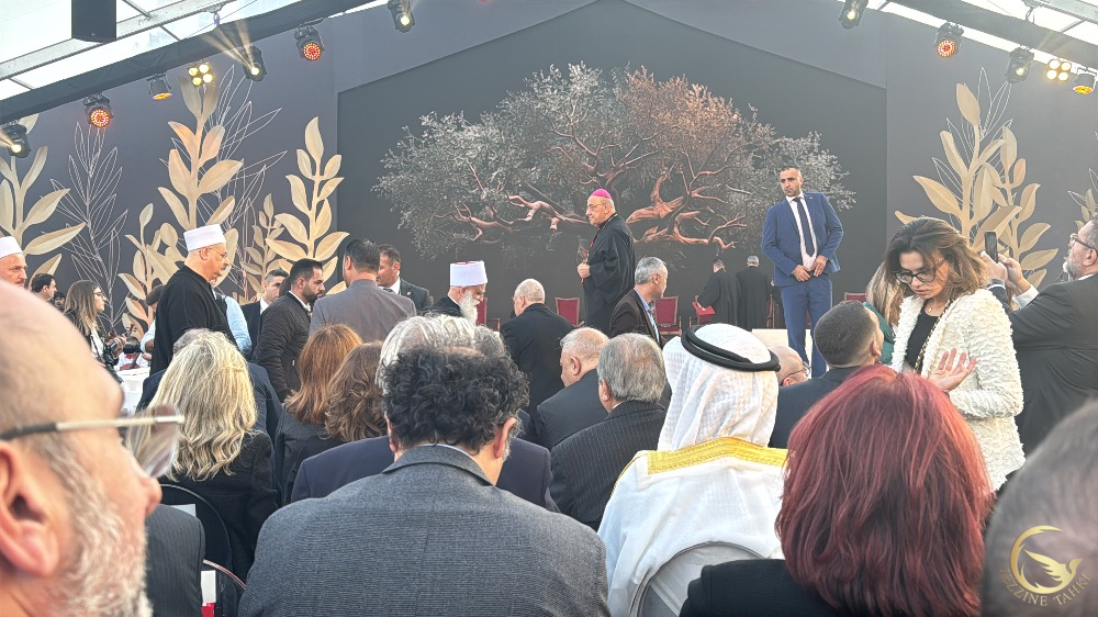 لحظة وصول شيخ عقل طائفة الموحدين الدروز سامي ابي المنى