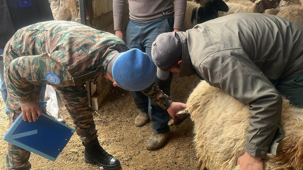 الكتيبة الهندية ووزارة الزراعة تعزّزان الجهود المشتركة للوقاية من الحمى القلاعية في الماري وحلتا