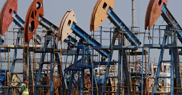 أسواق النفط ترتفع بفعل المخاوف من أزمة إمدادات إيرانية