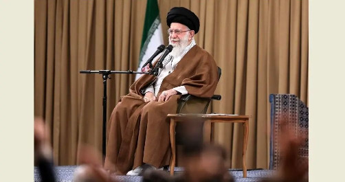 الخامنئي: الحشود في التظاهرات الداعمة تشكّل تحذيرا لاميركا بوقف الخداع وعدم الاعتماد على العملاء الخونة