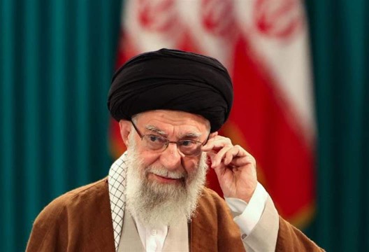 بزشكيان يحذر: اي هجوم على خامنئي يرقى إلى مستوى حرب شاملة