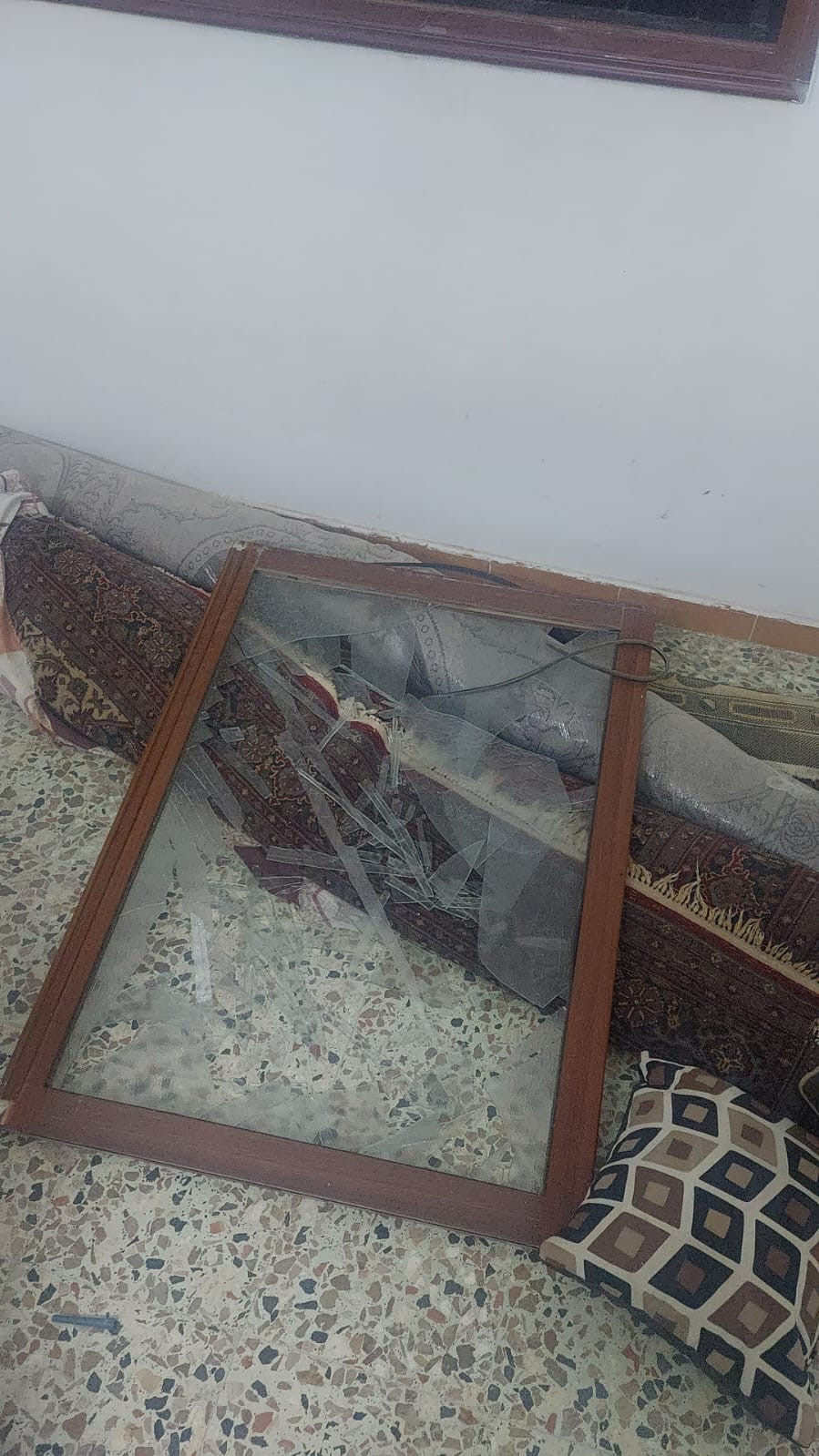 أضرار في المنازل في القصير جراء الغارات قبل قليل على حمص