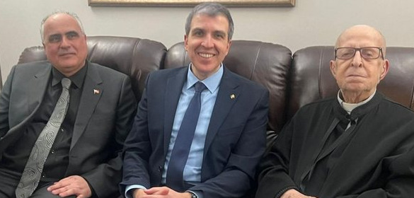 ابن العيشية الأب بولس عنيد أكبر كاهن ماروني سنًا يكرّم في كندا