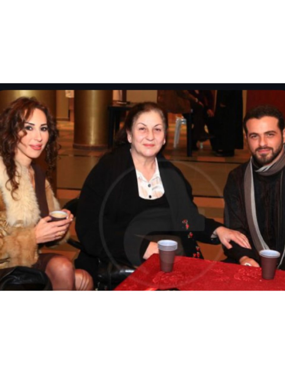 يوسف وورد الخال يستذكران والدتهما مهى بيرقدار في الذكرى السنوية الأولى لرحيلها