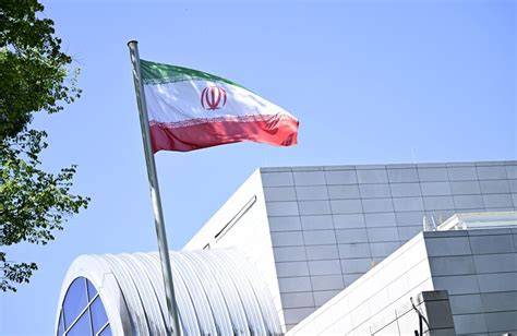 الخارجية الإيرانية: طهران سترد بحزم على الضربات الأميركية والإسرائيلية