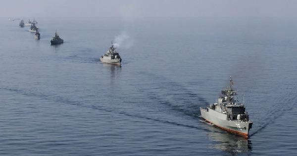 الحرس الثوري الإيراني: نحذر من الاقتراب من مضيق هرمز