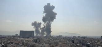 وكالة تسنيم: سماع دوي انفجارات في عدد من مناطق طهران