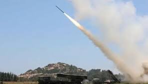 وسائل إعلام إسرائيلية: تقرير عن سقوط صاروخ في كريات موتسكين