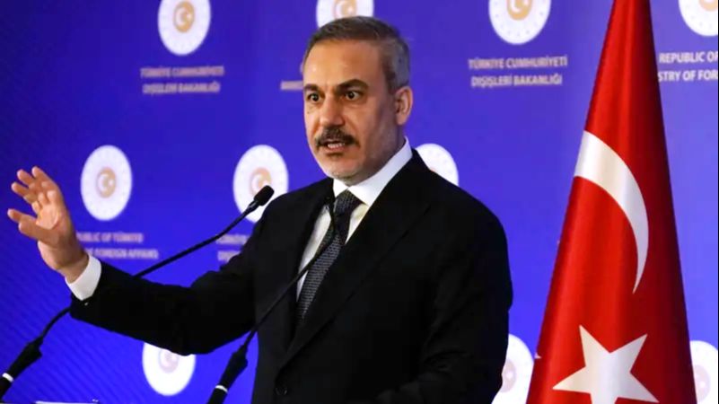 مصادر في الخارجية التركية: فيدان أبلغ عراقجي رد فعل تركيا على إطلاق صاروخ من إيران تم إسقاطه في جنوب تركيا