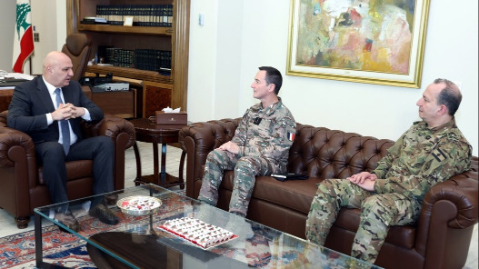 رئيس الجمهورية يستقبل موفد ماكرون ويبحث الاعتداءات الإسرائيلية