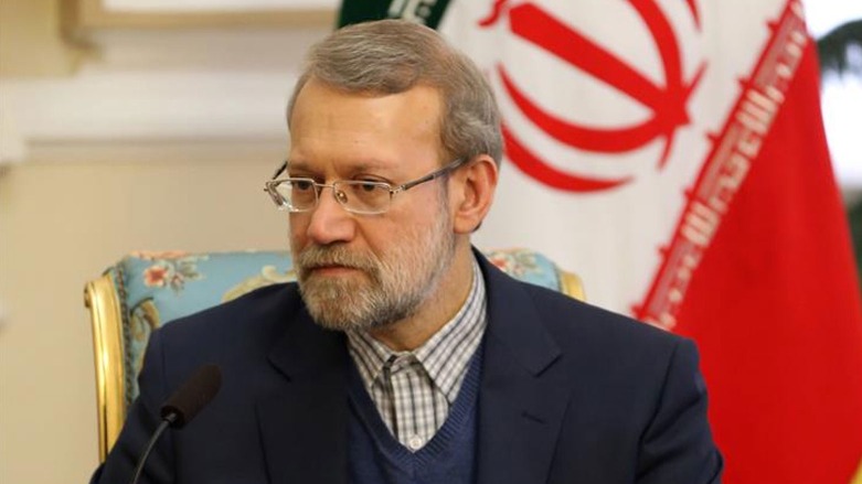 لاريجاني يناقض تصريحات مسؤولين إيرانيين وينفي إغلاق مضيق هرمز