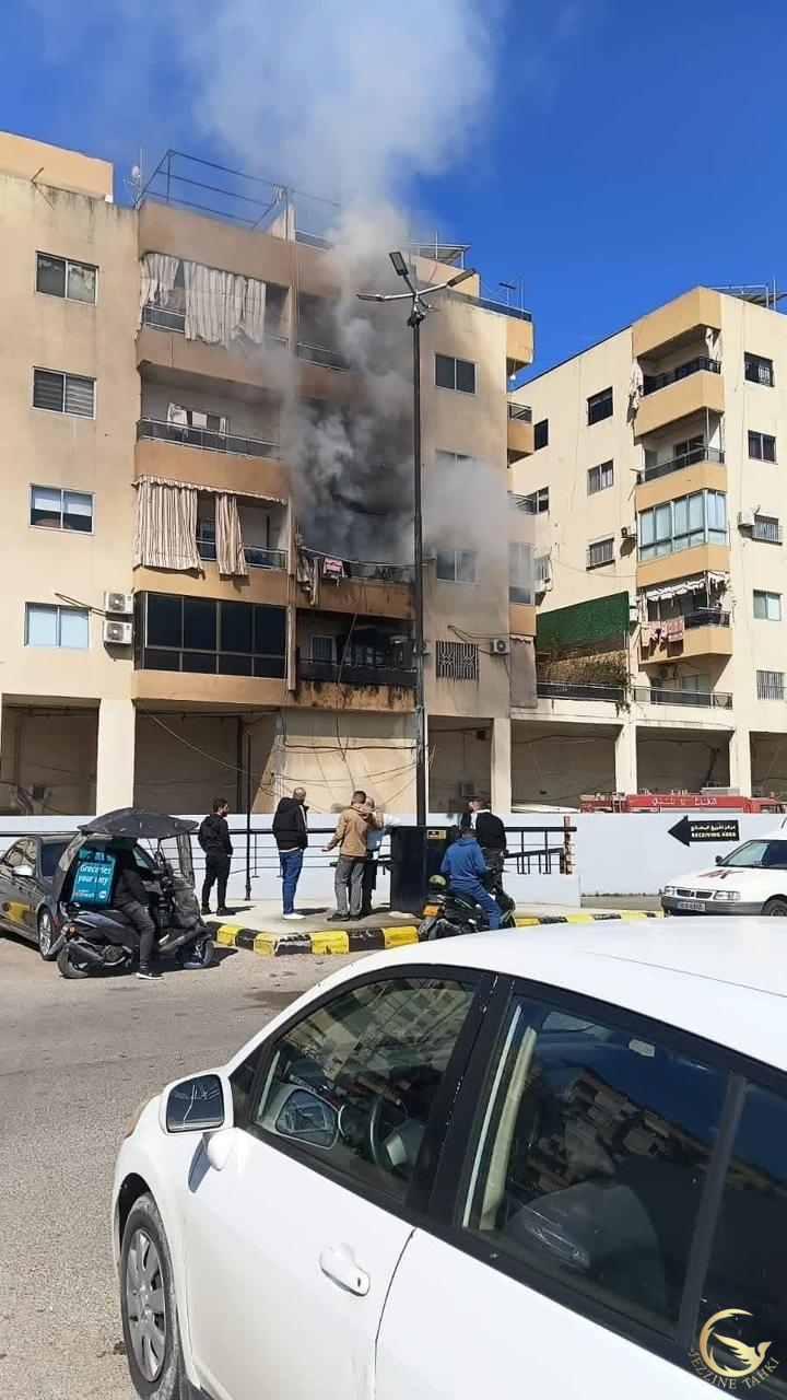 حريق قرب سبينس  بسبب انفجار بطارية ليثيوم .