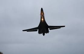 التايمز البريطانية: قاذفات بي 1 الأمريكية أقلعت في مهمتها من قاعدة فير فورد البريطانية